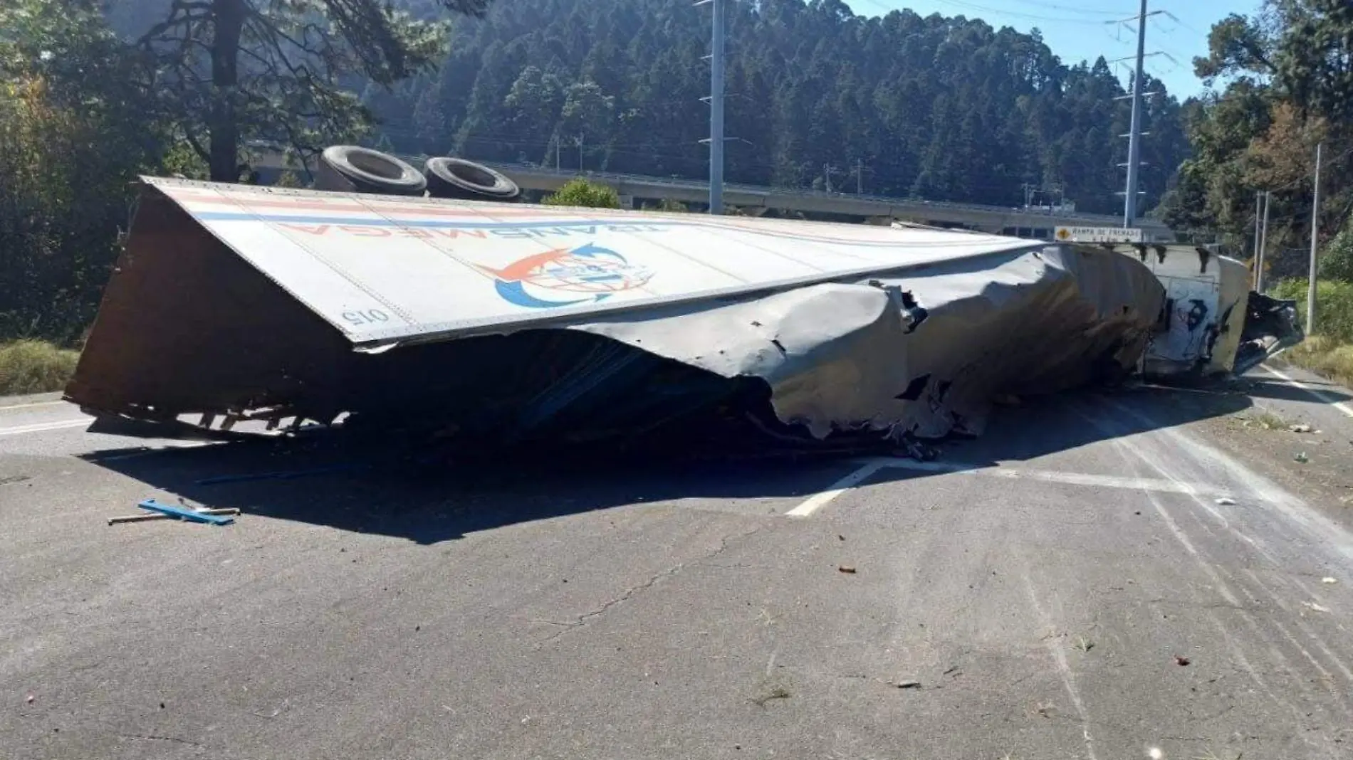 tráiler accidentado